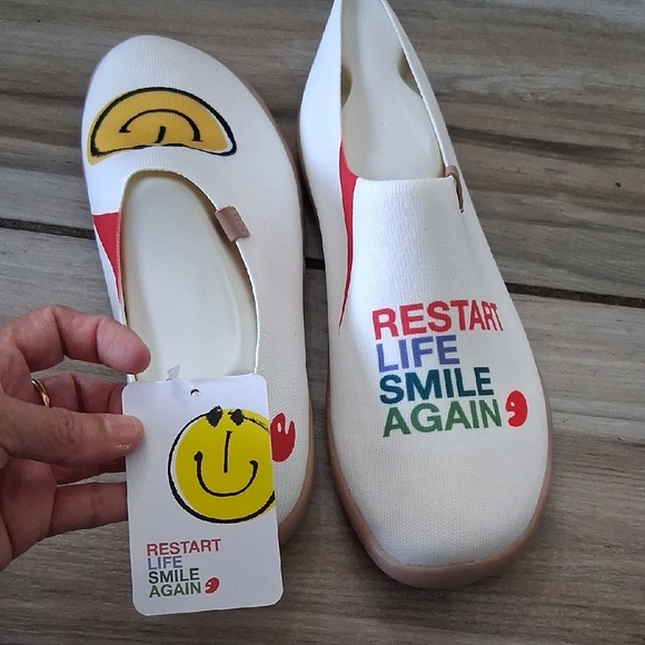 UIN Women's Sneakers - White with Smiley and Text Design - Picture 8 of 8